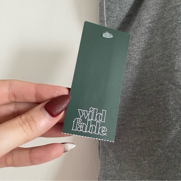 Wild FABLE NWT Slim Fit Cropped Cami Tank Top Basic Grey - Picture 5 of 10